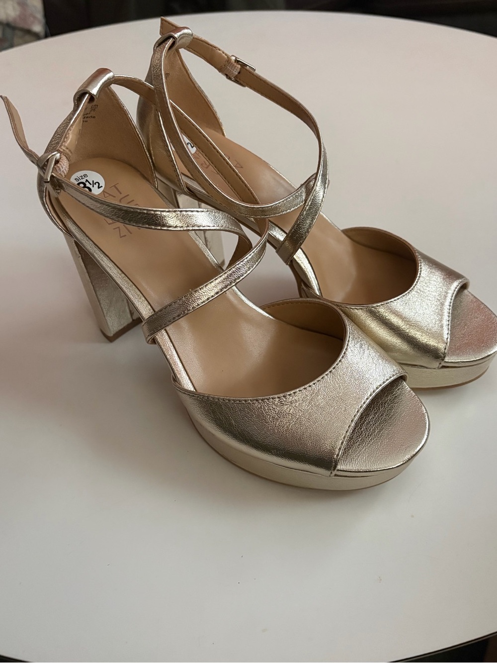 Naturalizer Melody Metallic Gold Strappy Platform Heels 8.5
